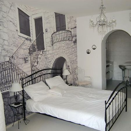 Studio Apartment For 2 Adults And 1 Child Makarská Exteriér fotografie