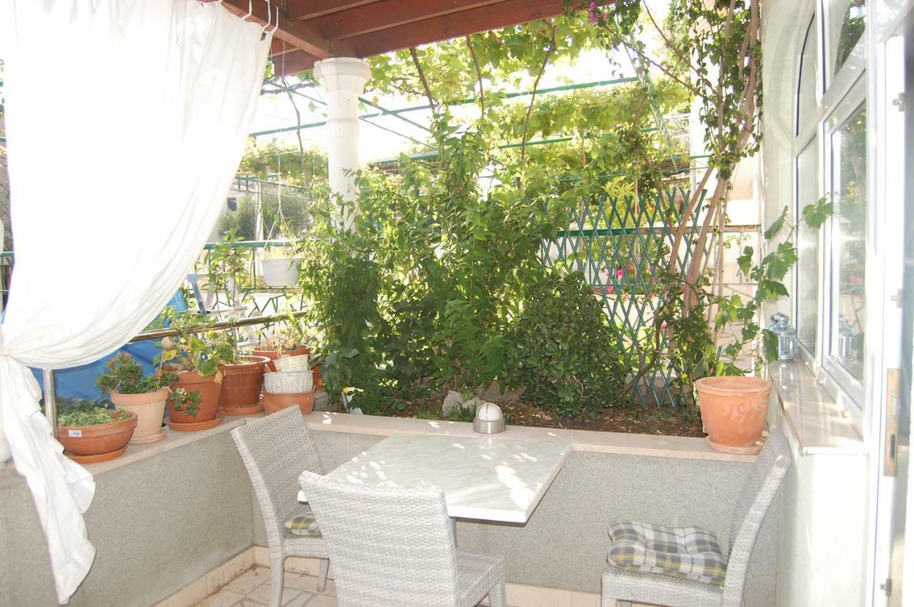 Studio Apartment For 2 Adults And 1 Child Makarská Exteriér fotografie