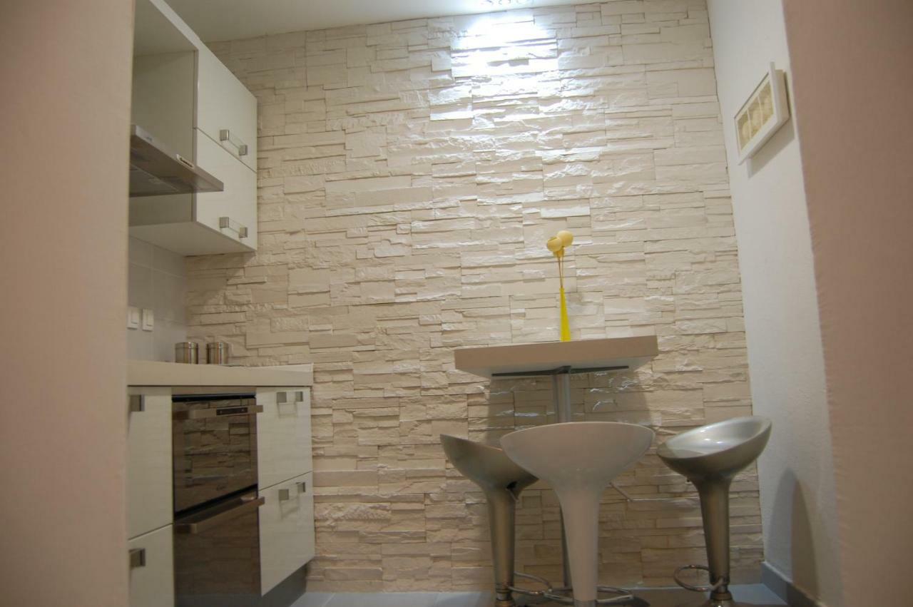 Studio Apartment For 2 Adults And 1 Child Makarská Exteriér fotografie