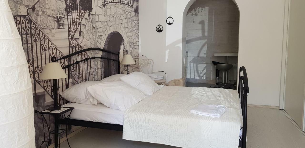 Studio Apartment For 2 Adults And 1 Child Makarská Exteriér fotografie